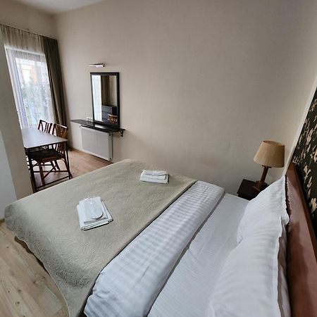 Appartamento Vake-Saburtalo Hillside Tbilisi Esterno foto