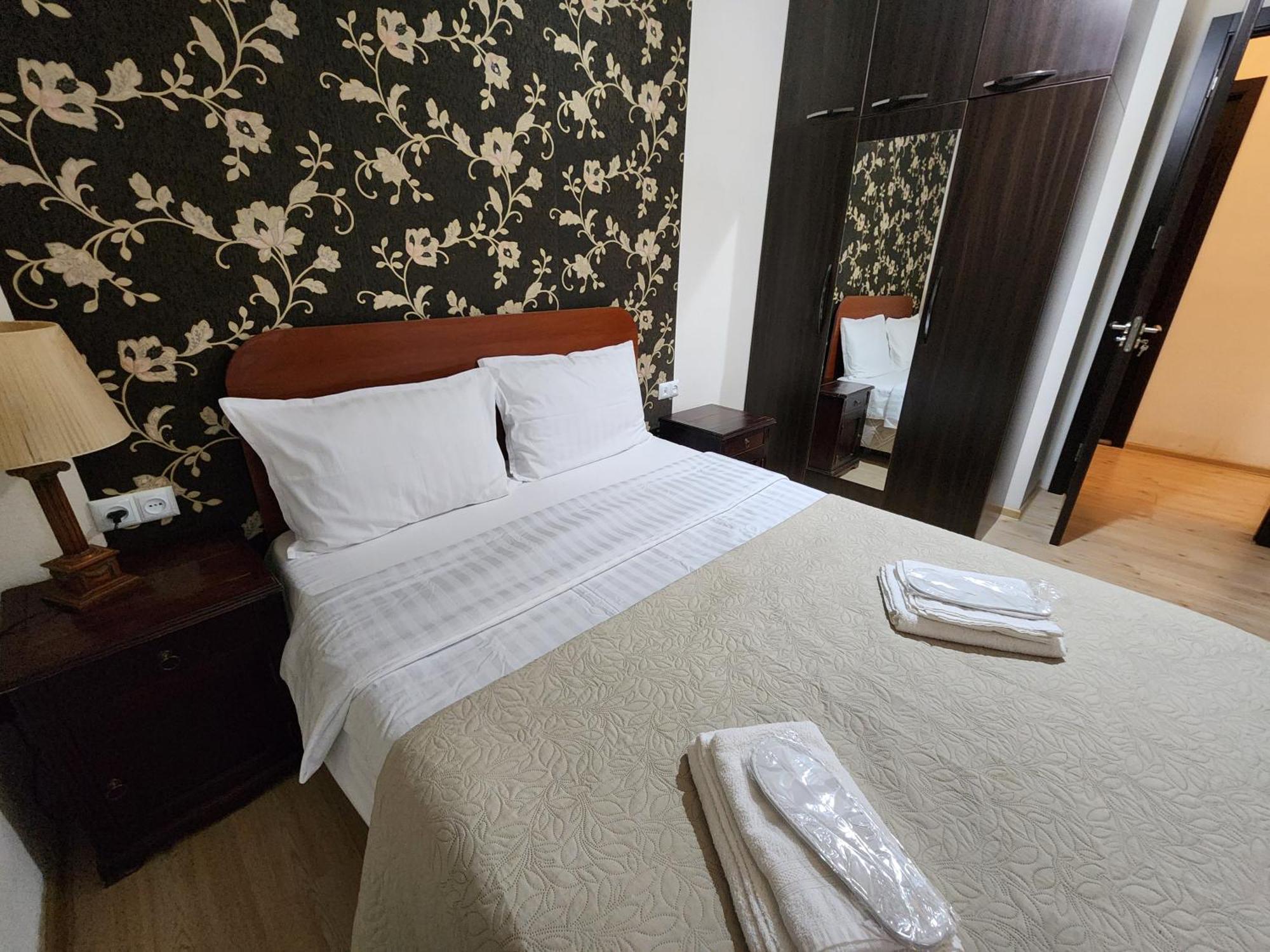 Appartamento Vake-Saburtalo Hillside Tbilisi Esterno foto