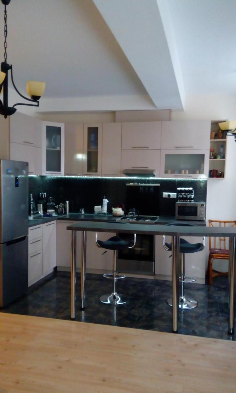 Appartamento Vake-Saburtalo Hillside Tbilisi Esterno foto